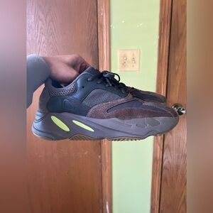 Yeezy Boost 700 Mauve
